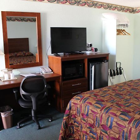 Safari Inn Лаймн Екстер'єр фото