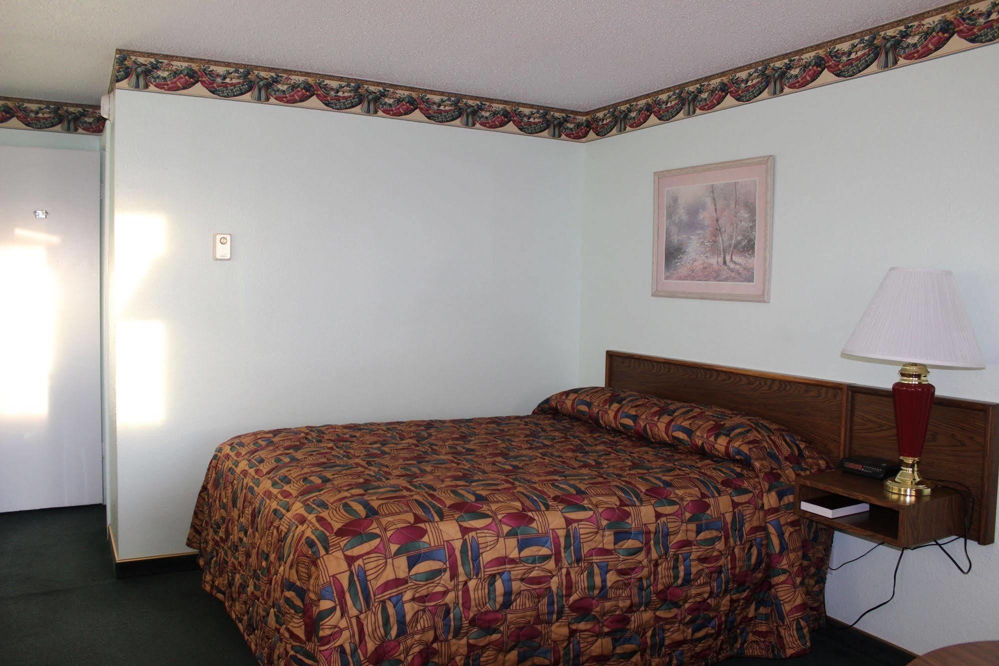Safari Inn Лаймн Екстер'єр фото
