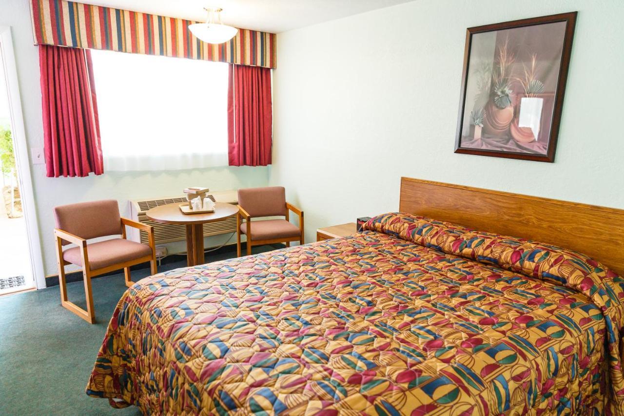 Safari Inn Лаймн Екстер'єр фото